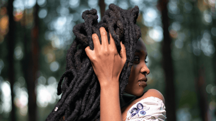 How to Stop Itchy Scalps with Locs